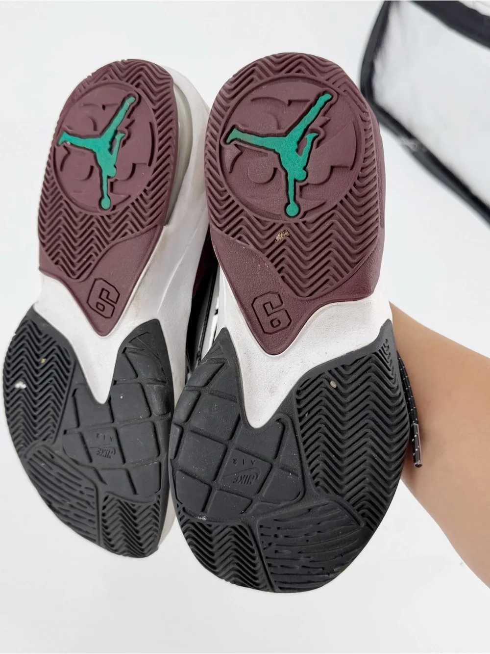 Nike Jordan Kids' Max Aura 3 Basketball Sneakers Size 4.5 Youth